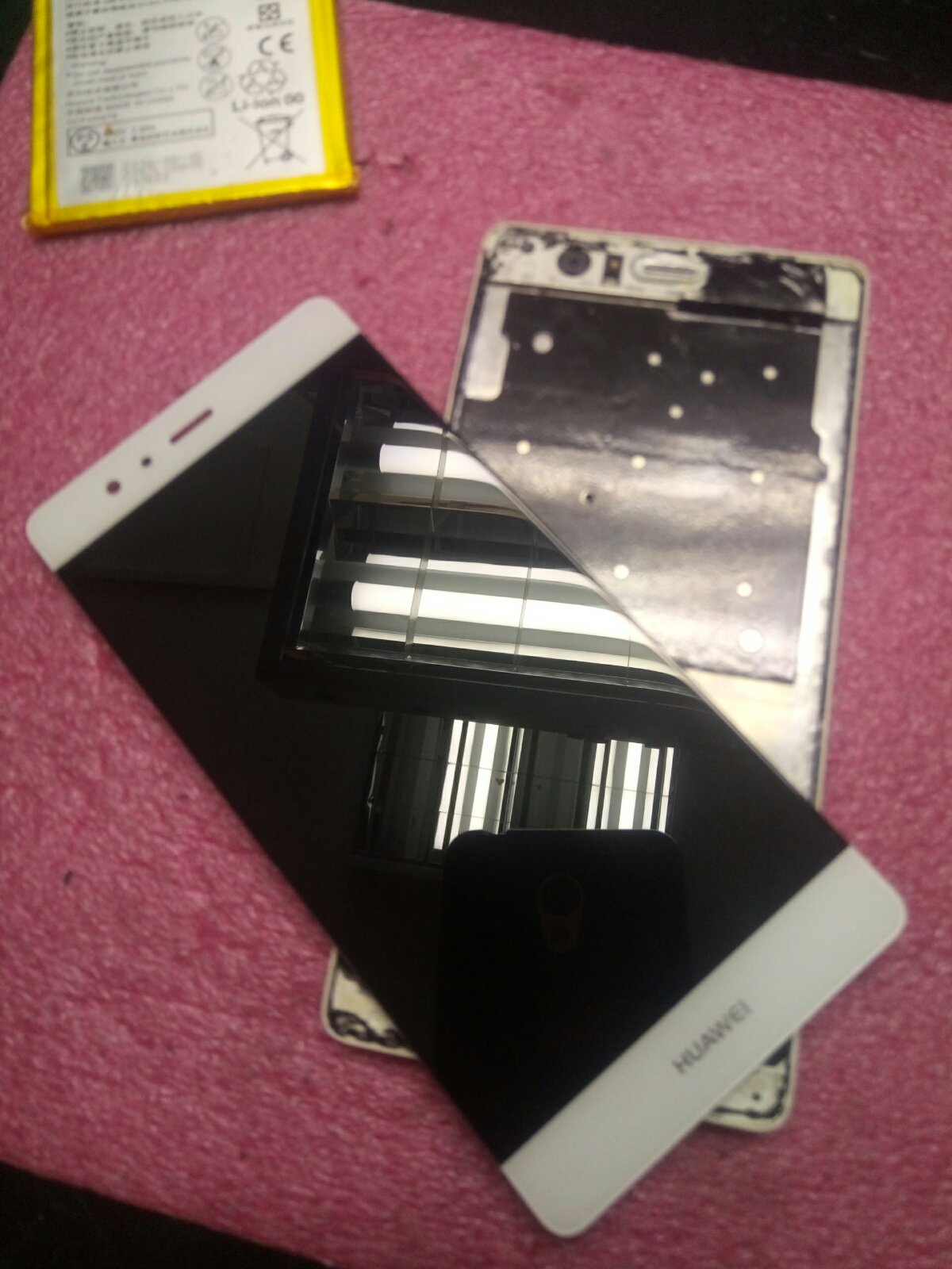 Замена экрана телефона Huawei P9