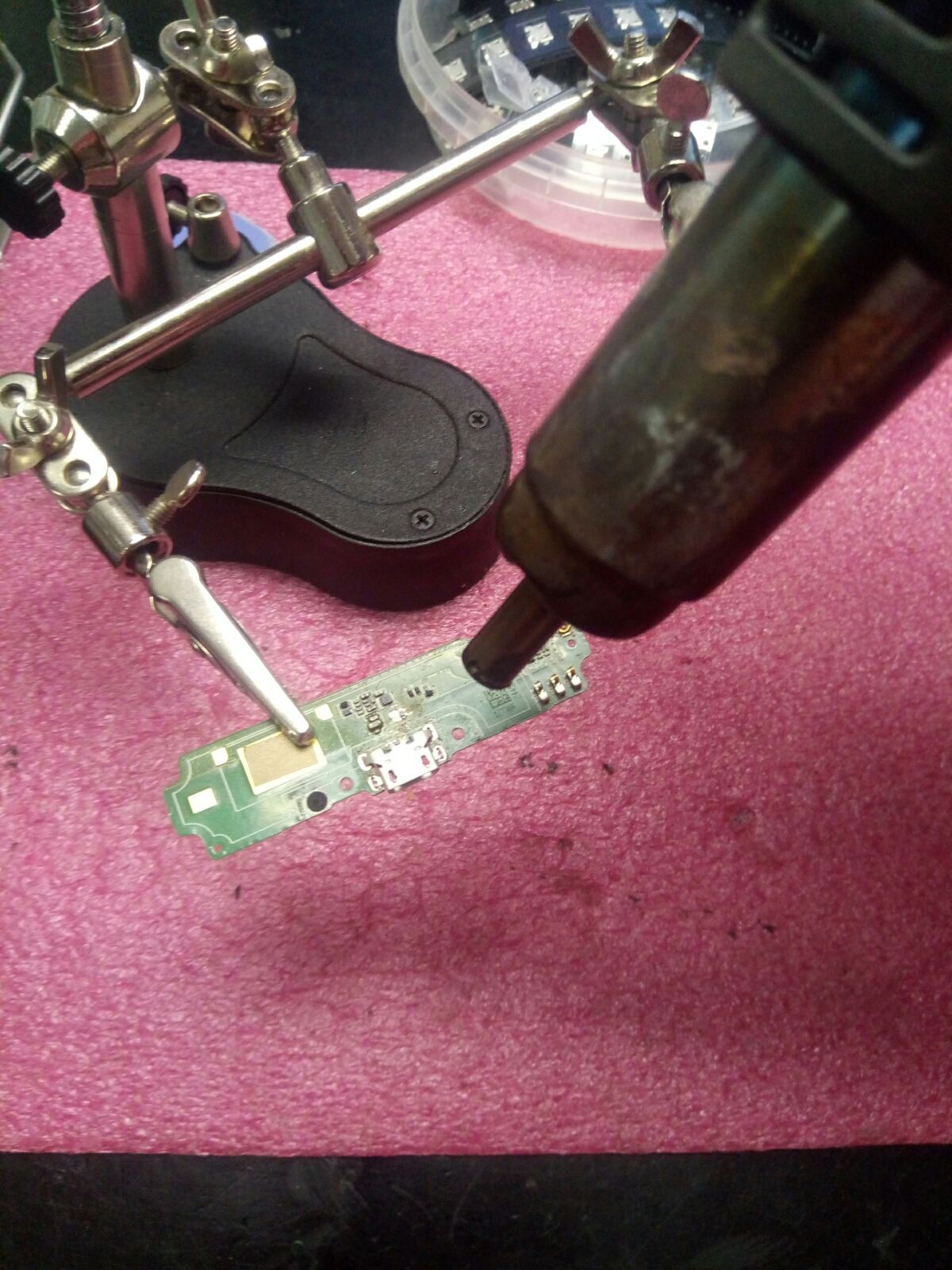 Замена разьема зарядки у телефона